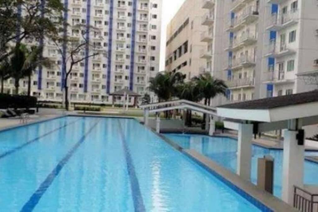 Grass Residences Sm North Edsa And Trinoma Кесон-Сити Экстерьер фото