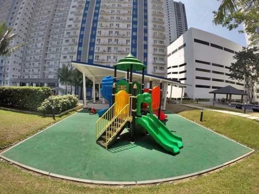 Grass Residences Sm North Edsa And Trinoma Кесон-Сити Экстерьер фото